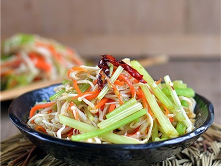 Salad nấm kim giòn ngọt hấp dẫn