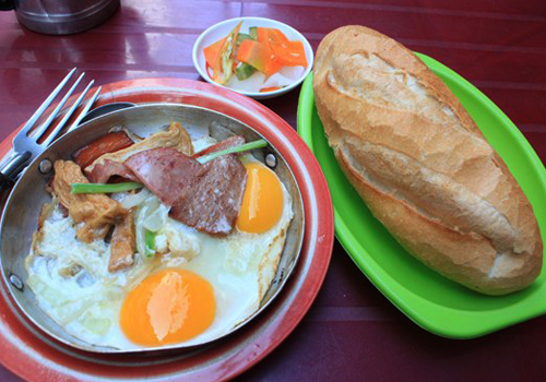 bánh mì lâu năm nhất đất Sài Gòn   