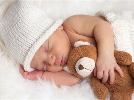 Để đèn khi bé ngủ: Khác nào hại con
