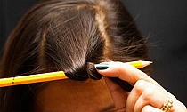 Uốn xoăn tóc chỉ bằng 1 cây bút chì