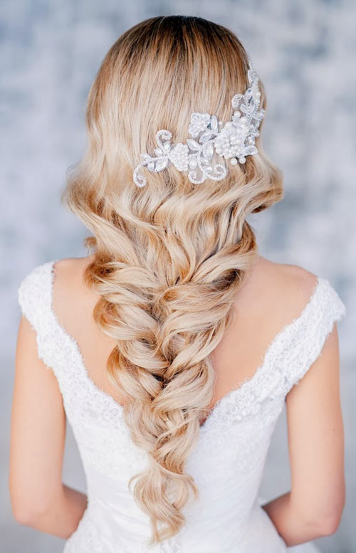 11 kiểu tóc sang trọng cho cô dâu