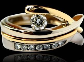 Nhẫn cưới đính kim cương lấp lánh