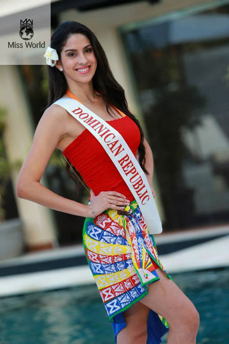 Thí sinh Miss World 2013 quấn sarong thi Hoa hậu Biển