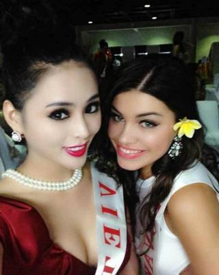 Lại Hương Thảo mặc gợi cảm ở lễ khai mạc Miss World