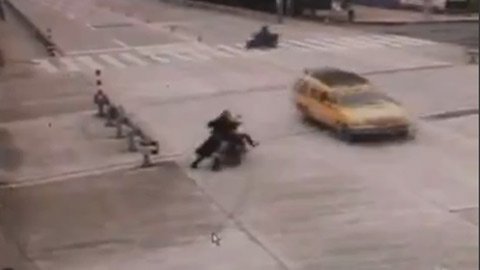 Táo bạo clip tên cướo kéo lê nạn nhân hàng 100mét ở Trung Quốc