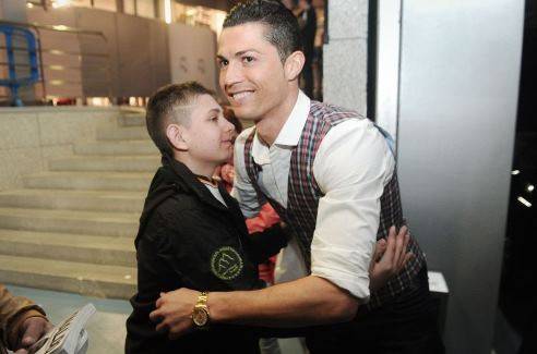 Cậu bé thoát hôn mê nhờ Ronaldo ghi bàn