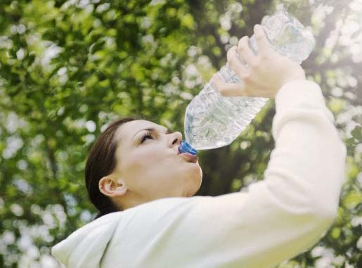 4 loại nước không nên uống khi ngủ dậy
