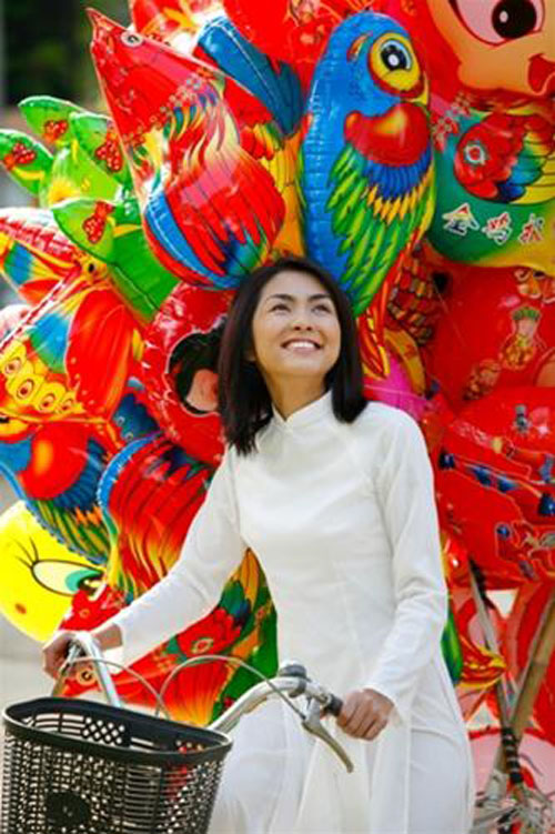 Người đẹp Việt nào diện áo dài duyên dáng nhất? 