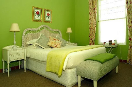 Phòng ngủ màu xanh lá cây lạ mắt
