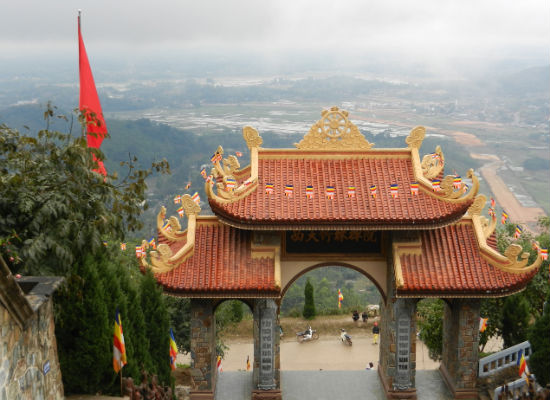 Đầu năm du xuân về thiền viện Trúc Lâm Tây Thiên