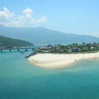 Du ngoạn 10 vùng Vịnh đẹp nổi tiếng của Việt Nam