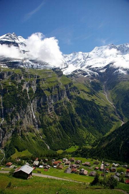 Chốn thiên đường trên hạ giới của ngôi làng trên núi Alps