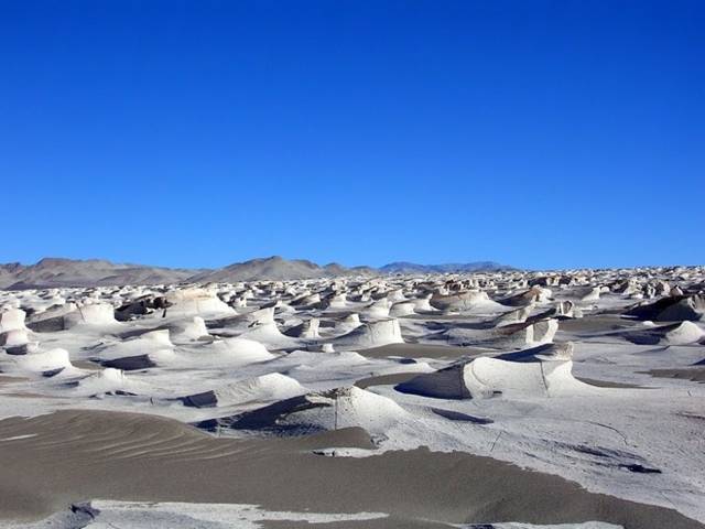 Cánh đồng đá bọt tuyệt đẹp ở Argentina