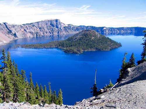 Vẻ đẹp huyền bí của công viên Crater Lake