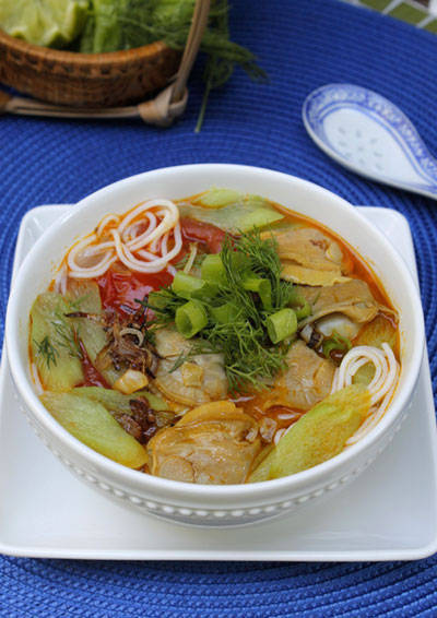 Bún nghêu dọc mùng  