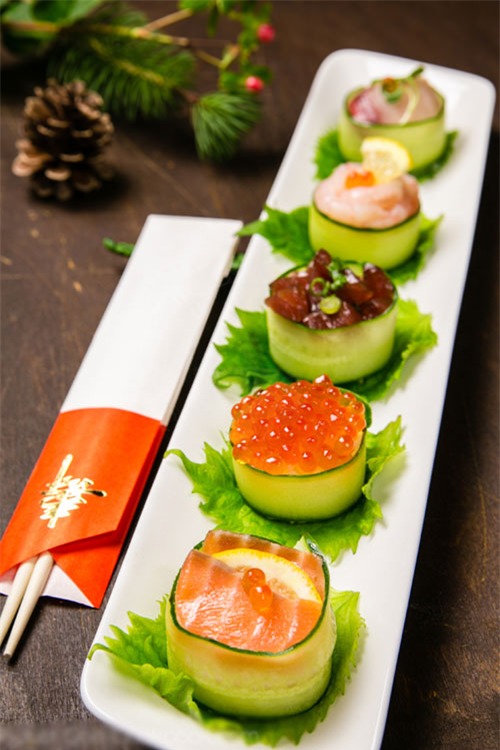 Ứa nước miếng với sushi cuộn dưa chuột