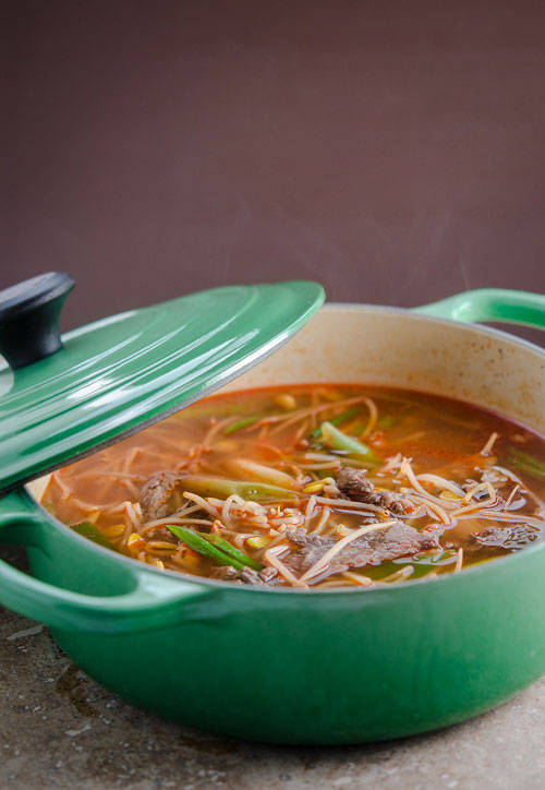 Lạ miệng canh giá đỗ thịt bò phong cách Hàn xẻng