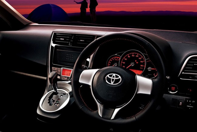 Toyota nâng cấp xe đa dụng Verso-S