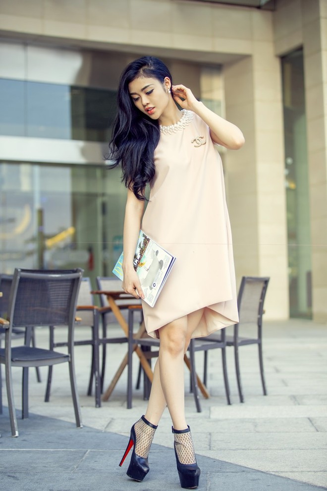 Street style nữ tính của Julia Hồ