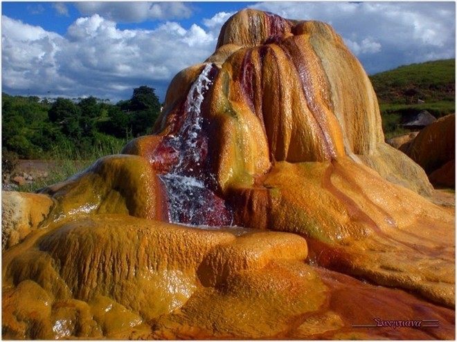 Mạch nước phun lạnh độc đáo ở Madagascar