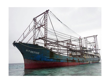 Tình hình Biển Đông: Tàu cá Trung Quốc tham gia ngăn cản tàu Việt Nam