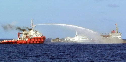 Ngày 1/6: Tàu TQ liên tiếp tấn công tàu Việt Nam
