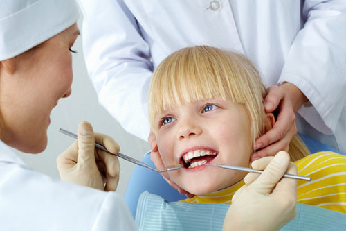 Ngăn ngừa sâu răng cho bé
