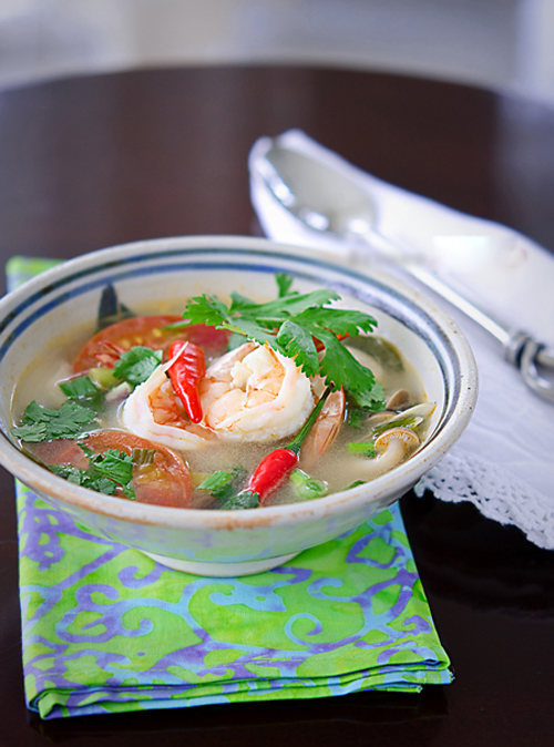 Thèm ứa nước miếng canh tôm yum của Thái