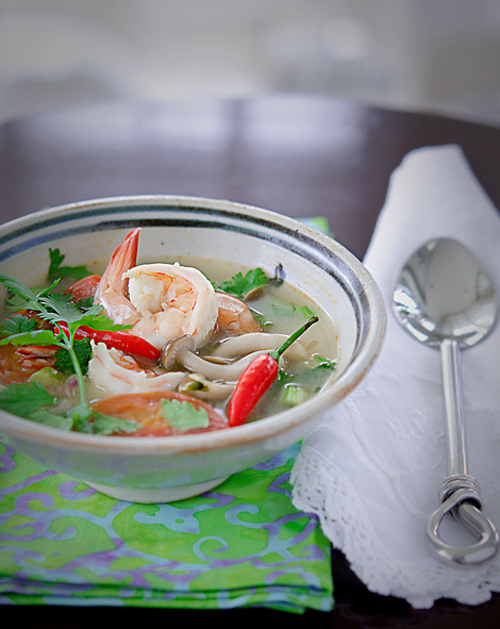 Thèm ứa nước miếng canh tôm yum của Thái