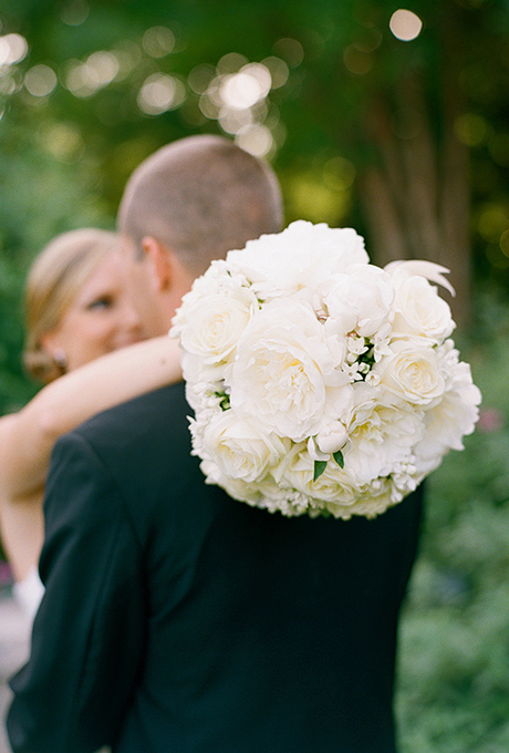 Hoa cưới từ mẫu đơn màu sắc mềm mại