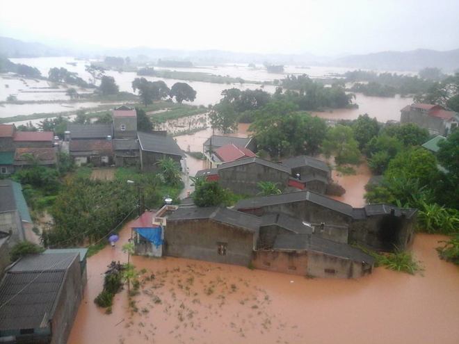4 người chết 136 nhà tốc mái, Đồng Đăng Lạng Sơn thành sông