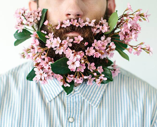 Trào lưu gắn hoa lên râu của cánh mày râu