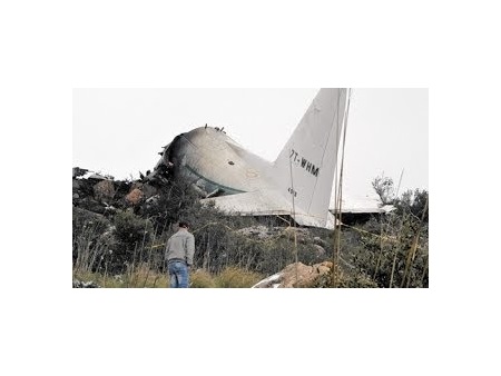 Clip : thảm khóc máy bay rơi ở Algeria