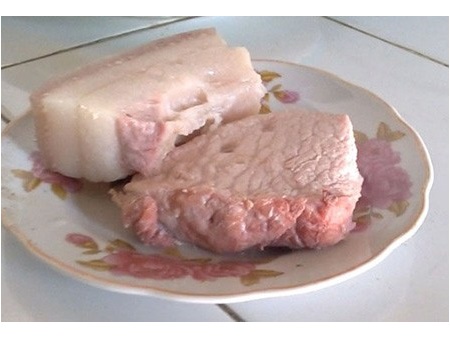 Sự thật về nước máy ở Hà Nội luộc thịt không chín