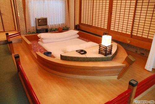 Choáng váng" khách sạn tình yêu ở Nhật Bản