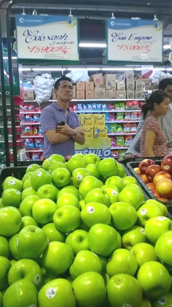 Vì sao táo Mỹ tại Hà Nội rẻ như táo Tàu?