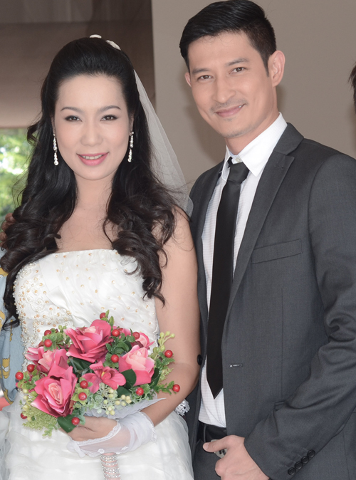 Huy Khánh 'cưới' Trịnh Kim Chi