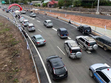 Thông xe 20km cao tốc TP HCM - Long Thành - Dầu Giây