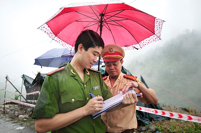 Kinh hoàng : tai nan xe khách ở Lào Cai