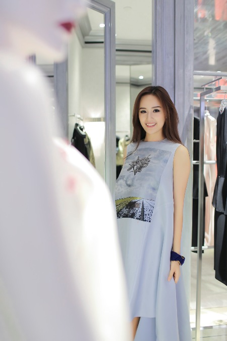 Hoa hậu Mai Phương Thúy mặc váy "độc" trị giá 10 ngàn đô