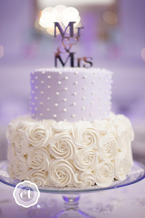 10 mẫu bánh cưới màu trắng đẹp tinh tế