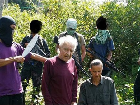 Phiến quân Hồi giáo Philippines dọa giết hai con tin người Đức