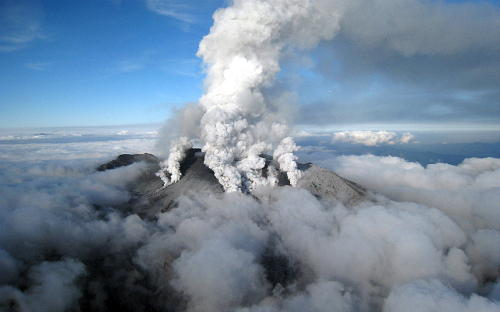 Núi lửa Nhật Bản phun trào: Thêm 15 người thiệt mạng