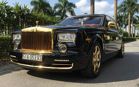 Rolls-Royce Phantom mạ vàng, gắn hình rồng nổi ở Hà Nội