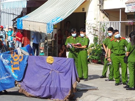 Xác người bị chặt bỏ trong 2 bao tải ở Sài Gòn