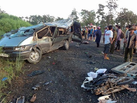 Tai nạn giao thông thảm khốc ở Đắk Lắk: Hàng chục người thương vong
