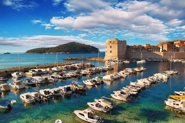 Dubrovnik - viên ngọc quý giữa vùng biển Ban-tich
