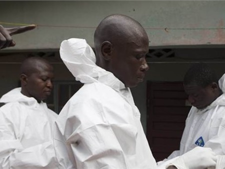 Virus Ebola có thể biến đổi để tấn công người dễ hơn