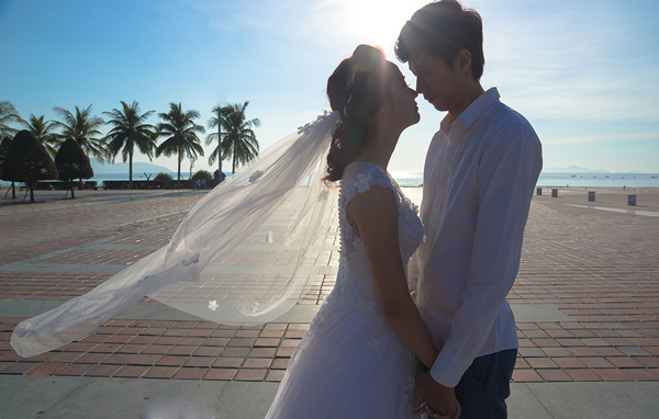 Ngắm trọn bộ ảnh cưới tuyệt đẹp tại Thái Lan của hot girl Huyền Lizzie