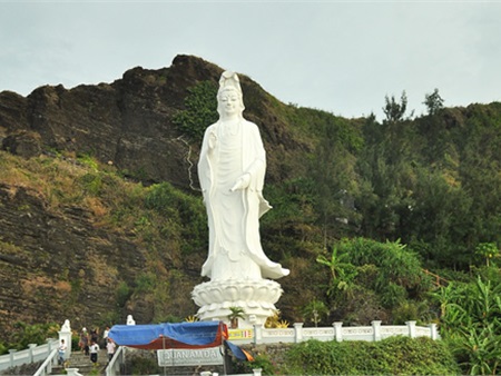 Vãn cảnh chùa Đục, chùa Hang trên đảo Lý Sơn